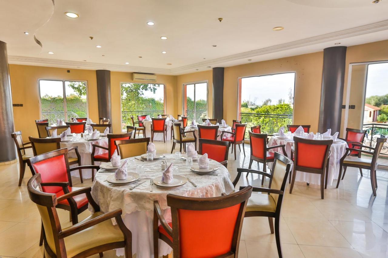 Hotel Complexe El Bassatine Beni Mellal Exterior foto