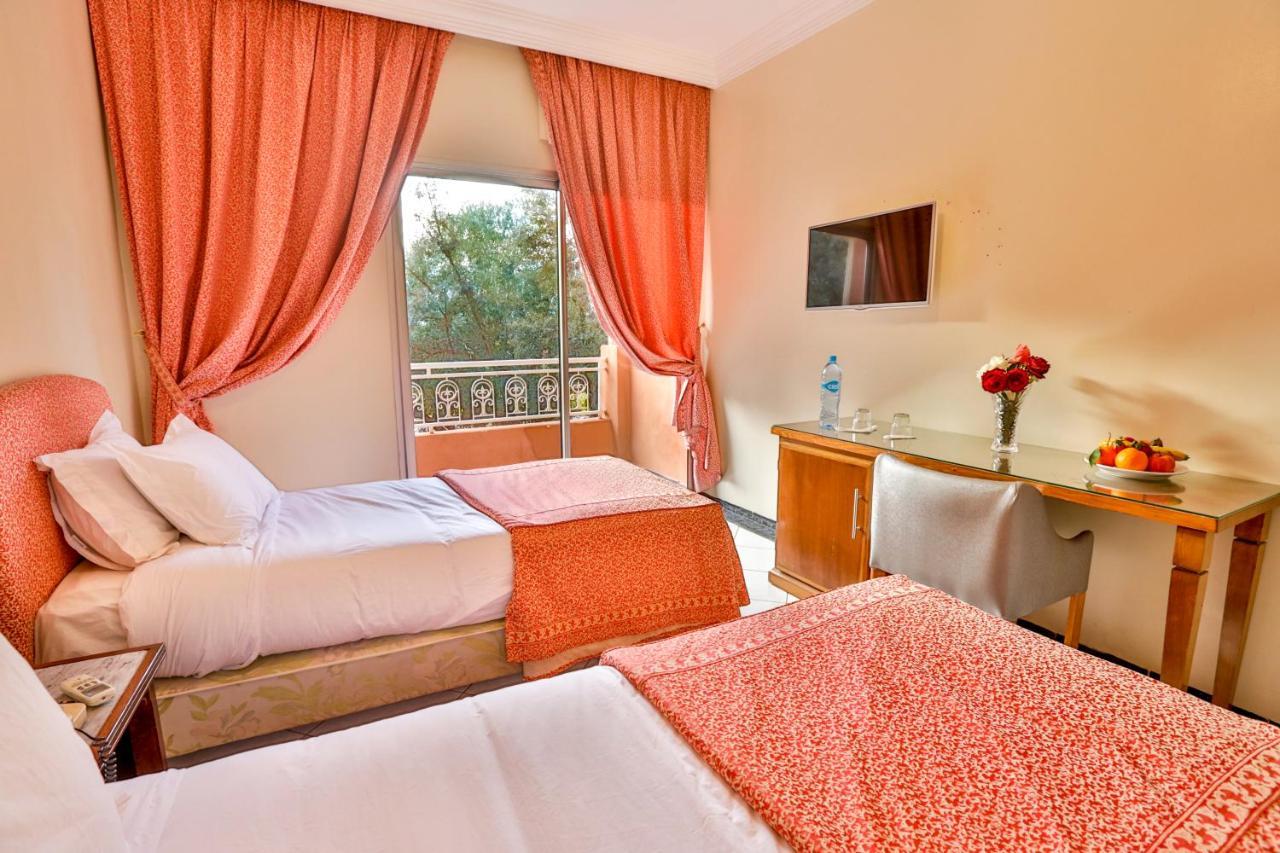 Hotel Complexe El Bassatine Beni Mellal Exterior foto